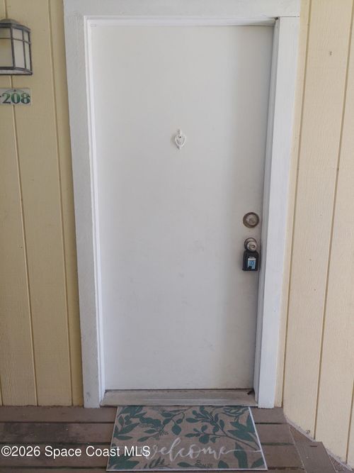 30-208-2130 Forest Knoll Dr Ne, PALM BAY, FL, 32905-8622 | Card Image