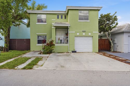 6582 Bayfront Dr, Margate, FL, 33063-7092 | Card Image