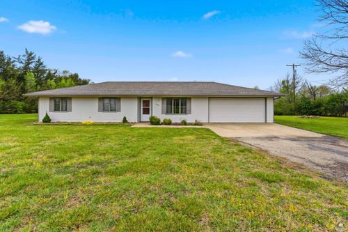 6823 Deer Trail Rd, Manhattan, KS, 66503-9769 | Card Image