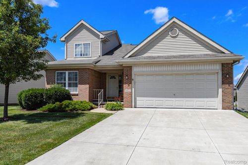 31022 Birchlawn St, Garden City, MI, 48135-1957 | Card Image
