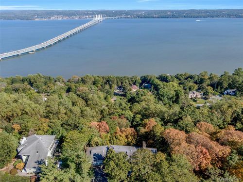 29 Tweed Blvd, Nyack, NY, 10960-4909 | Card Image