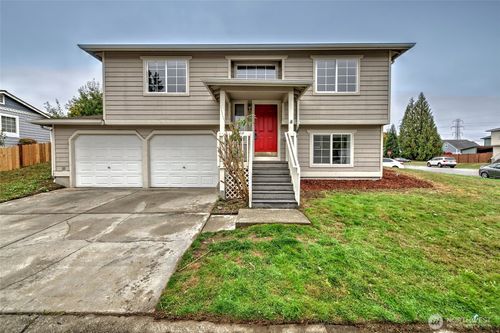 721 89th Ave Se, Lake Stevens, WA, 98258-6640 | Card Image