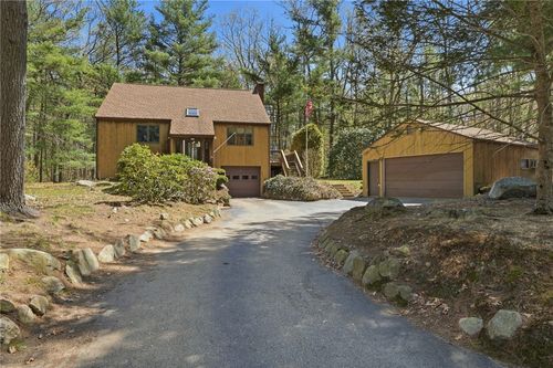 35 Fanning Lane, Smithfield, RI, 02828 | Card Image