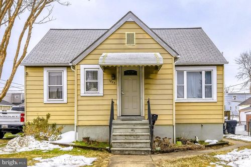 1823 Walnut Ave, DUNDALK, MD, 21222-1211 | Card Image