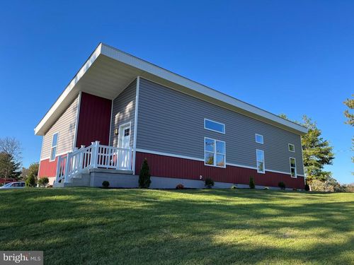 97 Fox Chase Ct, KEARNEYSVILLE, WV, 25430 | Card Image