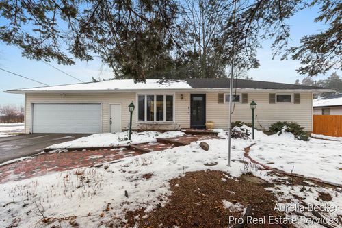 17 Sunset Hills Ave Nw, Walker, MI, 49534-5841 | Card Image