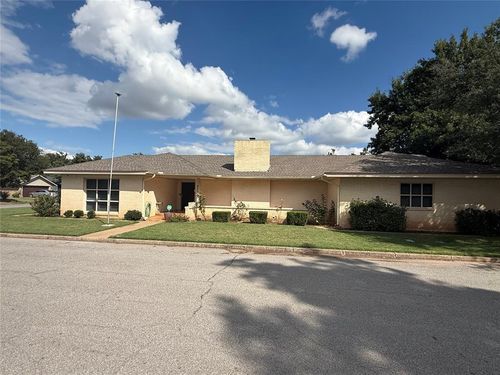 905 Sw 8th St, Anadarko, OK, 73005-3907 | Card Image