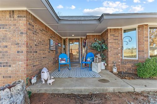 140 Dolomite Dr, Clinton, OK, 73601-3139 | Card Image