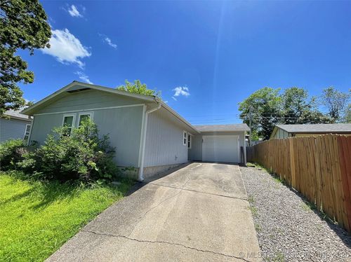 511 W Allen Rd, Tahlequah, OK, 74464-6437 | Card Image