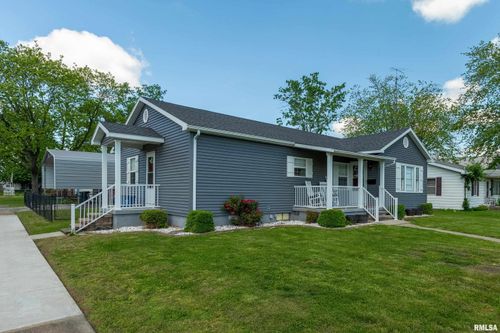 201 N Maple St, Christopher, IL, 62822-1750 | Card Image