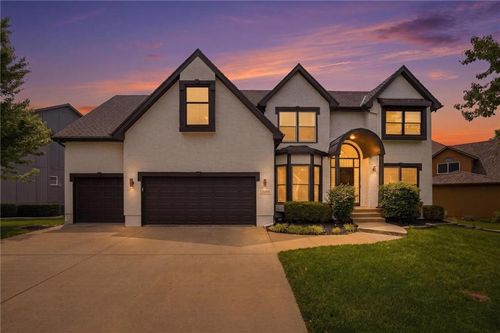 13206 Noland St, Overland Park, KS, 66213-2385 | Card Image
