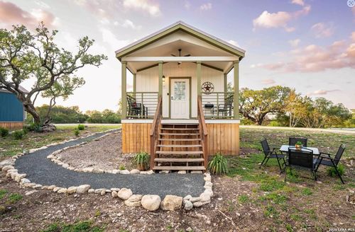 107-4300 State Highway 16 N, Bandera, TX, 78003-3675 | Card Image