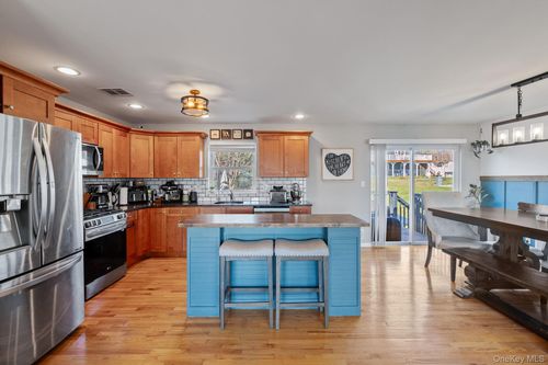 24 Watkins Dr, Walden, NY, 12586-3405 | Card Image