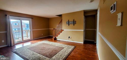 525 Village Ln, Sanatoga, PA, 19464-3017 | Card Image