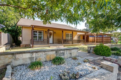 203 E 7th St, Weatherford, TX, 76086-1709 | Card Image