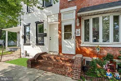 225 Market St, GLOUCESTER CITY, NJ, 08030-1905 | Card Image