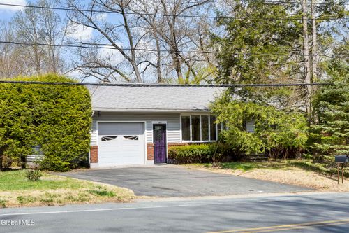 1611 Maple Hill Rd, Castleton-on-Hudson, NY, 12033-9642 | Card Image