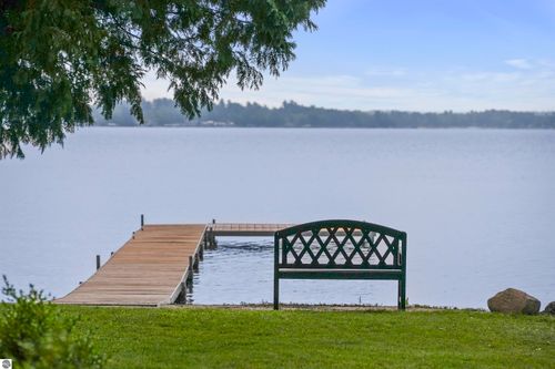 120 Kimel Dr, Cadillac, MI, 49601-9613 | Card Image