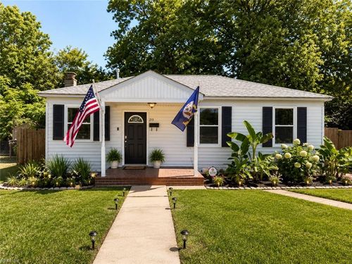 213 Beacon Rd, Portsmouth, VA, 23702-1001 | Card Image