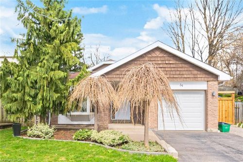 34 Lorraine Cres, Brampton, ON, L6S2R7 | Card Image