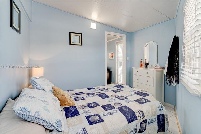 65821 Overseas Hwy, House other with 2 bedrooms, 1 bathrooms and null parking in Long Key FL | Image 21