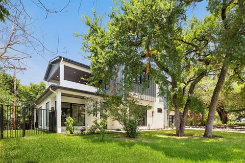 2504 Bluffview Dr, Austin, TX, 78704-5825 | Card Image