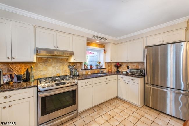 178 Walnut St, House other with 3 bedrooms, 2 bathrooms and null parking in Livingston NJ | Image 23