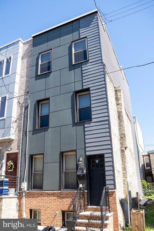 2711 Latona St, PHILADELPHIA, PA, 19146-3716 | Card Image