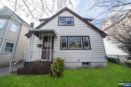 104 Hayward Pl, Wallington, NJ, 07057-1129 | Card Image