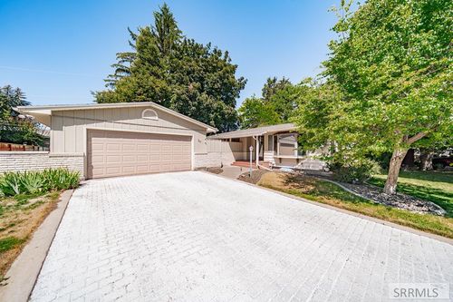345 Evergreen Dr, Idaho Falls, ID, 83401-2909 | Card Image