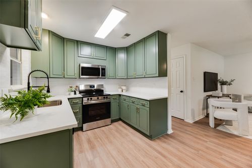 305 Lively Hl, Mckinney, TX, 75069-4266 | Card Image