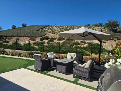 102 Vigna, Irvine, CA, 92602 | Card Image