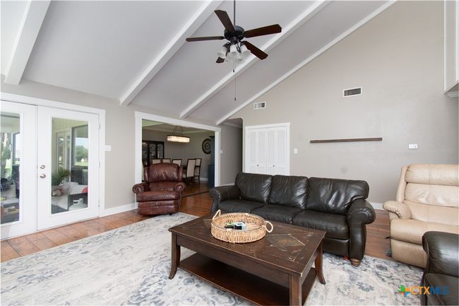 1806 Club Cir, House other with 3 bedrooms, 3 bathrooms and null parking in Salado TX | Image 6