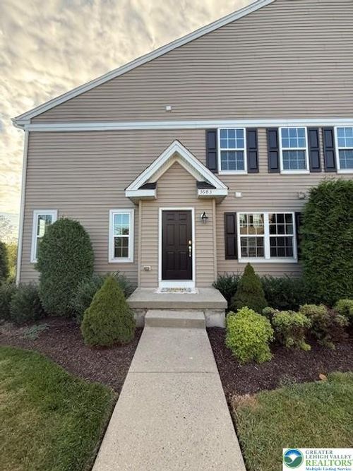 5983 Valley Forge Dr, COOPERSBURG, PA, 18036-8807 | Card Image
