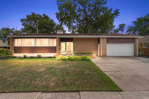 22830 Visnaw Street, St Clair Shores, MI, 48081 | Card Image