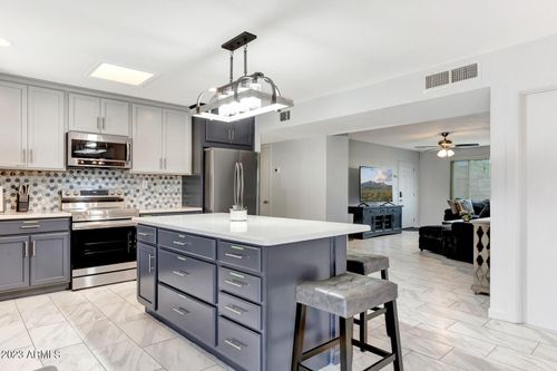1524 E Broadmor Dr, Tempe, AZ, 85282-2618 | Card Image