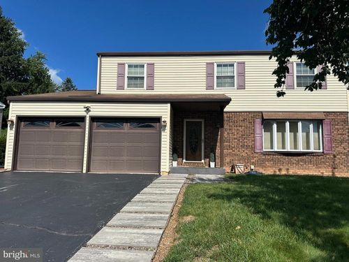 566 Thrush Ct, HARRISBURG, PA, 17111-5303 | Card Image