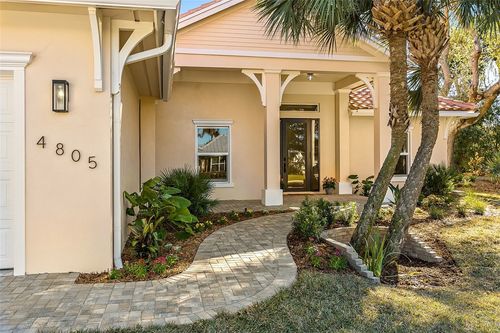 4805 66th Ln, Vero Beach, FL, 32967-6411 | Card Image