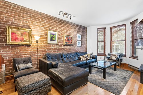 3-4617 Rue Hutchison, Montréal, QC, H2V4A2 | Card Image