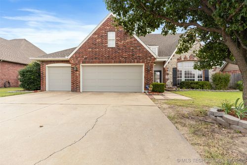 2449 Tamarack Ave, Broken Arrow, OK, 74012-9425 | Card Image