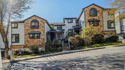 102 Overlook Dr, Hackettstown, NJ, 07840-4615 | Card Image