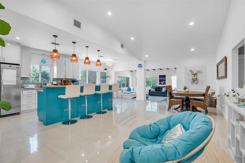 0-1571 Normandy Dr, Miami Beach, FL, 33141-4701 | Card Image