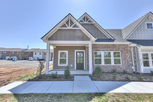 736 Coburg Pvt St, Gallatin, TN, 37066-2879 | Card Image