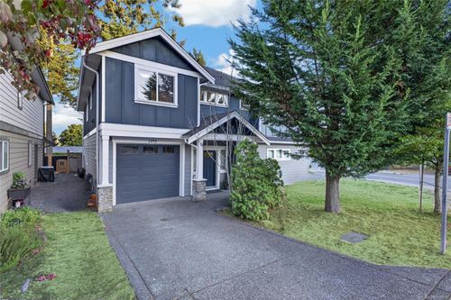 1195 Parkdale Creek Gdns, Langford, BC, V9B4G9 | Card Image
