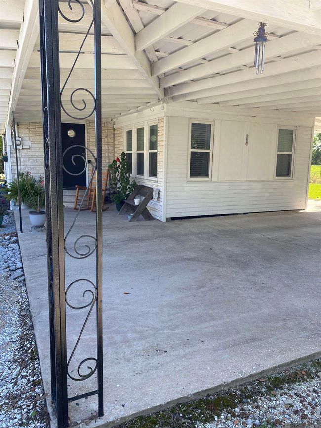 Ample parking for guests | Image 10