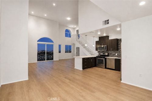 502-124 W Colorado St, Glendale, CA, 91204-1370 | Card Image