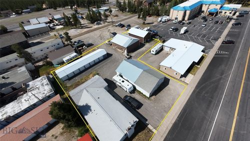 622 Madison Ave, West Yellowstone, MT, 59758-9547 | Card Image