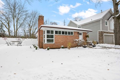 2051 Avondale St, Sylvan Lake, MI, 48320-1707 | Card Image