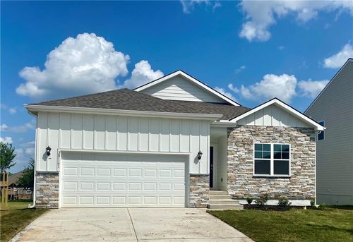 19631 W 201st St, Spring Hill, KS, 66083-8628 | Card Image