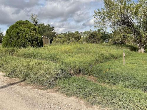 131 Meadowlark N, Palacios, TX, 77465-6513 | Card Image